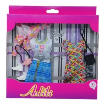 Фото1.Одяг та аксесуари для ляльки 